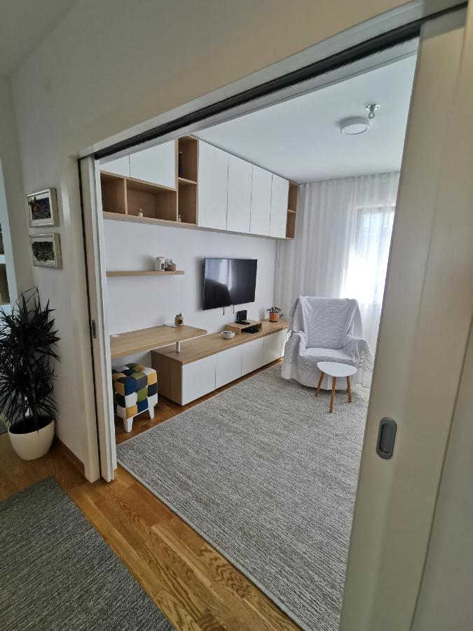 White 5 Lejlighed Split Eksteriør billede
